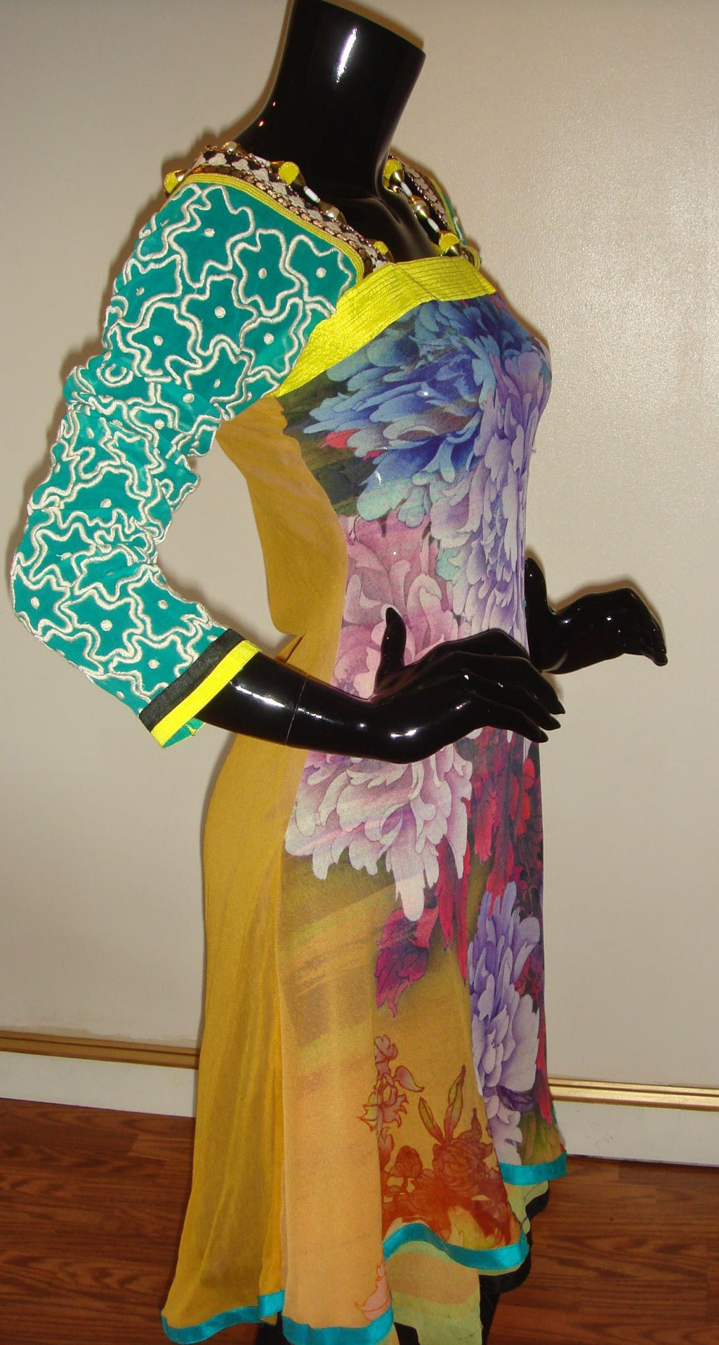 Grab This Beautiful Fancy Kurti Fabricated On GGT Digital Print..