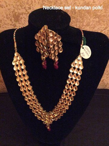 Kundan Studded Necklace Set