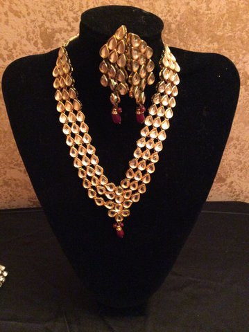 Kundan Studded Necklace Set