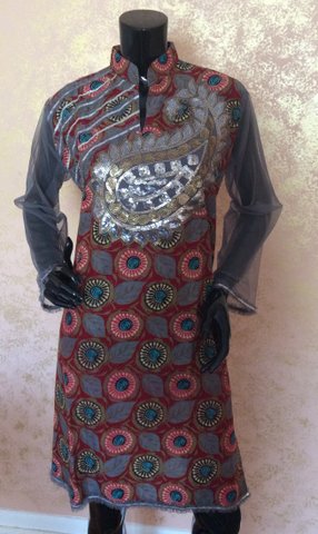 Look Ravishingly Pretty In This Cute Kurti !
