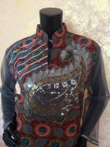 Look Ravishingly Pretty In This Cute Kurti !