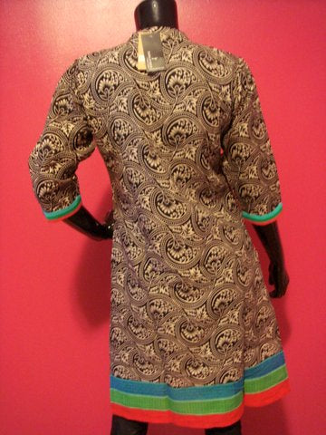 Look Pretty In This Simple And Elegant Kurti !